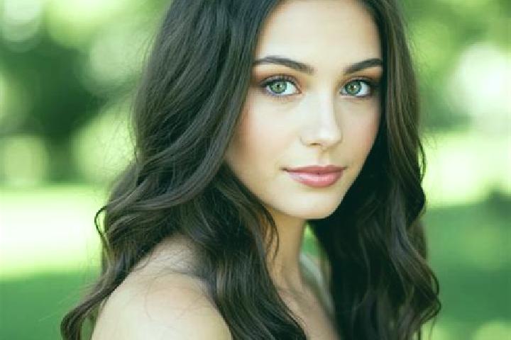 Olivia, 21, a brunette hazel-eyed caucasian companion based in Baselice. Offering Overnight, Domination, A-Level, Striptease. Available for incall and outcal...
