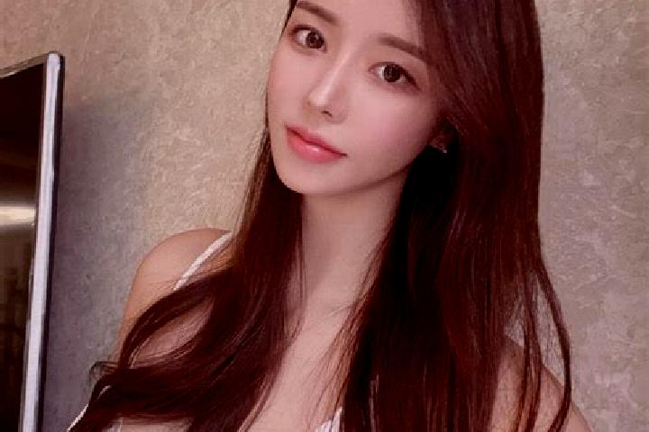 Olivia, 21 — Escort in Qingminghe, China