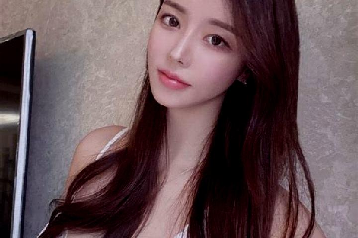 Olivia, 21 — Escort in Xiangyangpu, China