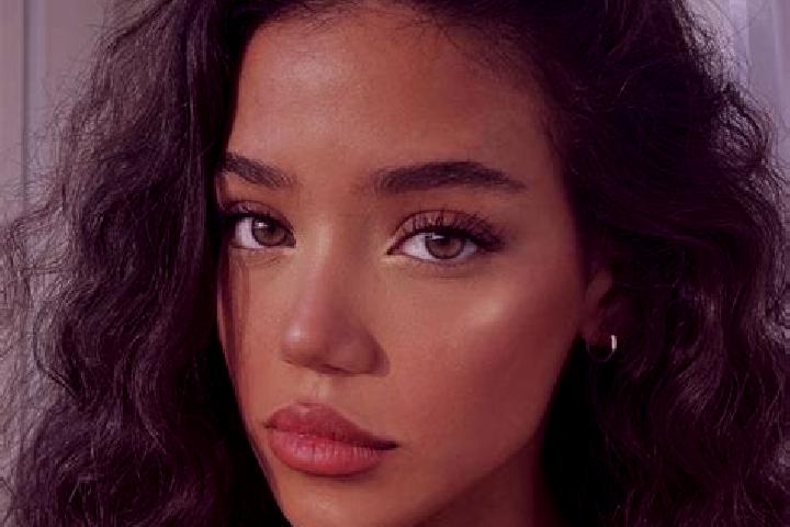 Olivia, 22, a black brown-eyed european companion based in Kragbron. Offering 69, Travel Companion, GFE. Available for incall and outcall, day and evening da...