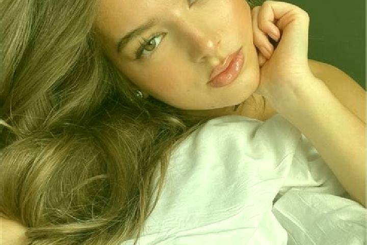 Olivia, 22, a chestnut brown-eyed latina companion based in Viereck. Offering CIM, Overnight, Couples, Massage. Available for incall and outcall, day and eve...