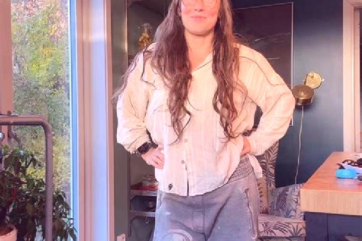 Olivia, 22 — Escort in Ange, Sweden