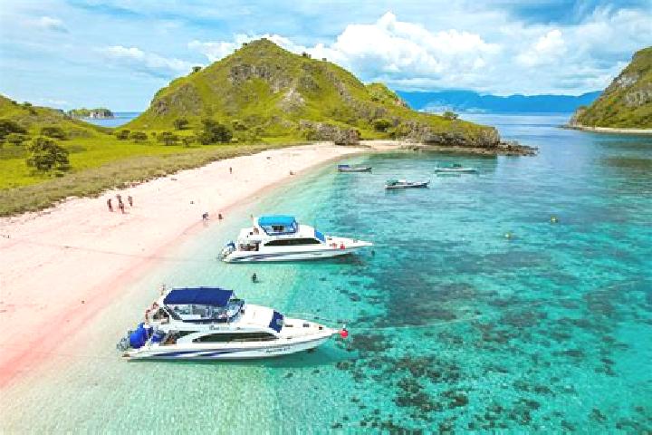 Olivia, 22 — Escort in Labuan Bajo, Indonesia