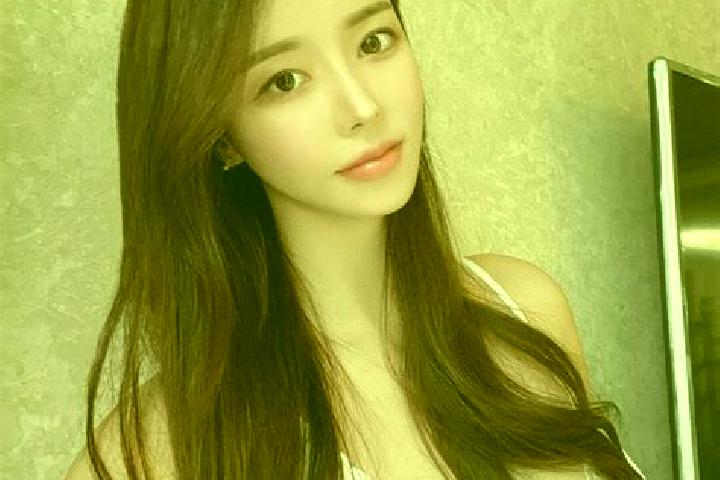 Olivia, 22 — Escort in Longtanhe, China