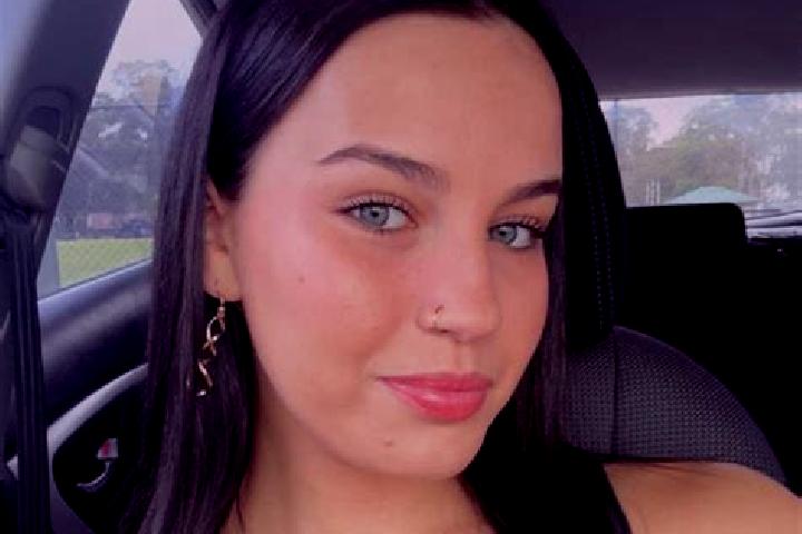 Olivia, 22 — Escort in Saint Helen s Park, Canada