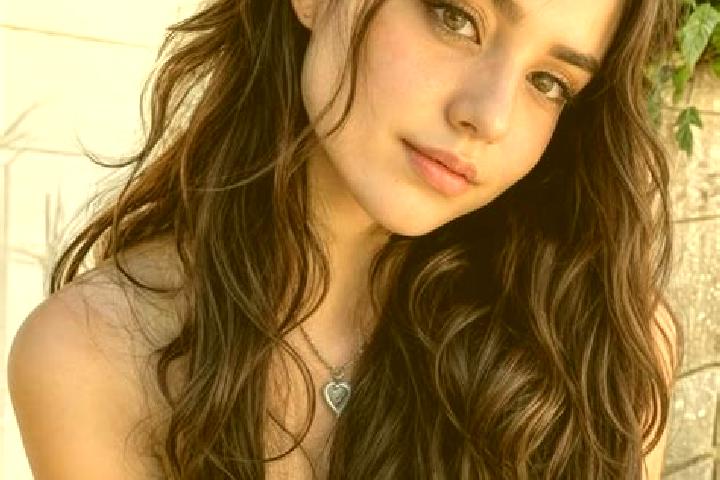 Olivia, 23, a auburn amber-eyed middle eastern companion based in Corby. Offering Erotic Massage, Fetish, Travel Companion. Available for incall and outcall,...