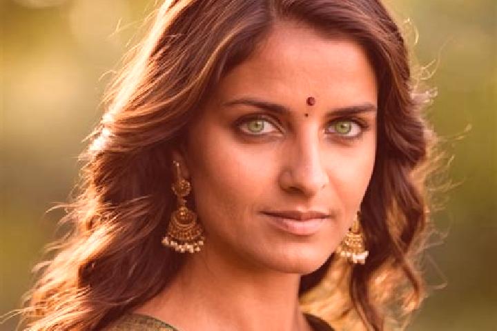 Olivia, 23, a chestnut green-eyed indian companion based in Busby. Offering Fetish, CIM. Available for incall and outcall, day and evening dates.