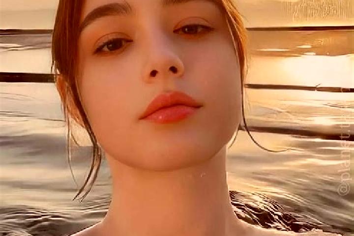Olivia, 23 — Escort in Bada, Russia
