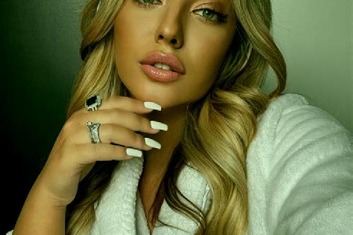 Olivia, 23 — Escort in Pisarov, Czech Republic