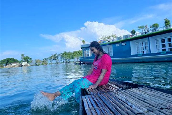 Olivia, 23 — Escort in Sunamganj, Bangladesh