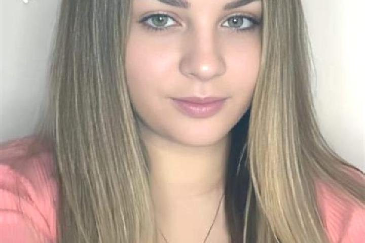 Olivia, 23 — Escort in Totea, Romania