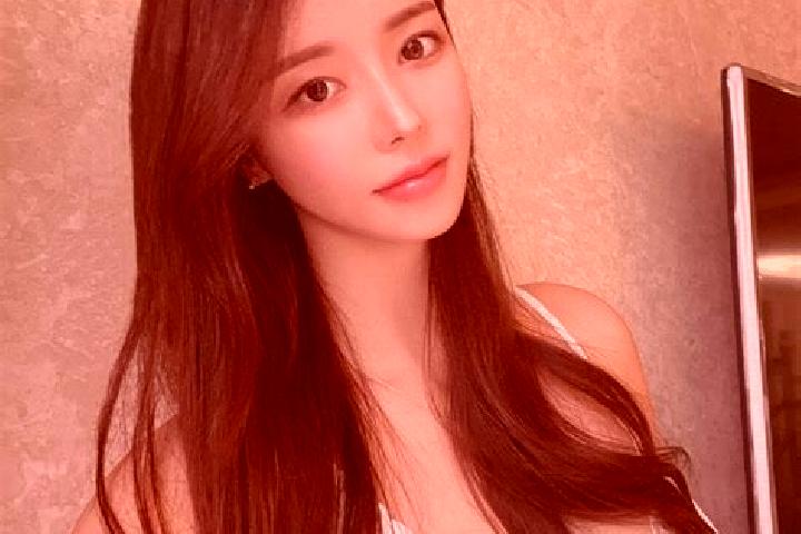 Olivia, 23 — Escort in Yaygin, Turkey