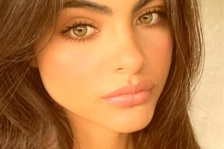 Olivia, 24, a black dark-eyed indian companion based in Moba. Offering BDSM, Dinner Date, Deep French Kissing. Available for incall and outcall, day and even...
