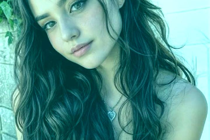 Olivia, 24, a red hazel-eyed middle eastern companion based in Czerwonka. Offering Tantra, OWO, CIM, Massage, Deep French Kissing. Available for incall and o...