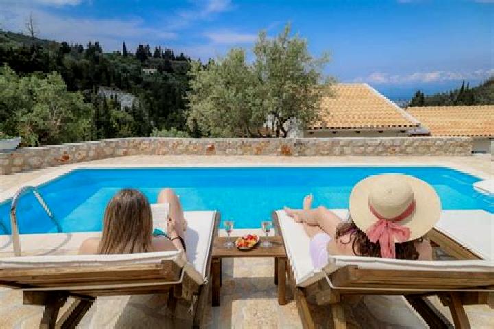 Olivia, 24 — Escort in Apolpaina, Greece