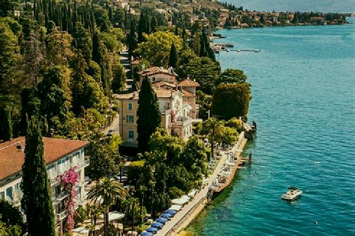 Olivia, 24 — Escort in Gardone Riviera, Italy