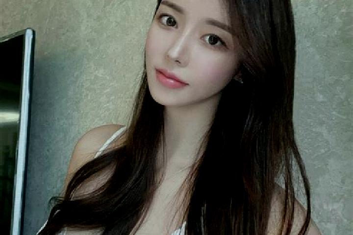 Olivia, 24 — Escort in Scutelnici, Romania