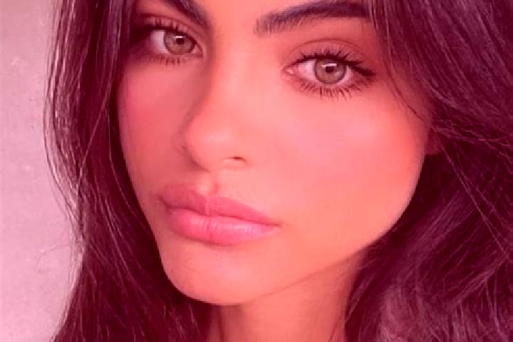 Olivia, 25, a brunette dark-eyed indian companion based in Araya. Offering Domination, Roleplay, Tantra. Available for incall and outcall, day and evening da...