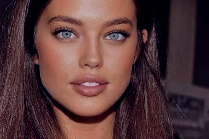 Olivia, 25, a chestnut grey-eyed caucasian companion based in Roverbasso. Offering Tantra, Striptease, Erotic Massage. Available for incall and outcall, over...