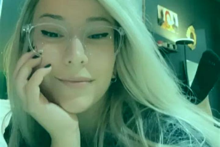 Olivia, 25, a platinum blonde grey-eyed indian companion based in Sao Jose do Rio Claro. Offering Deep French Kissing, Party Girl, Travel Companion, A-Level....