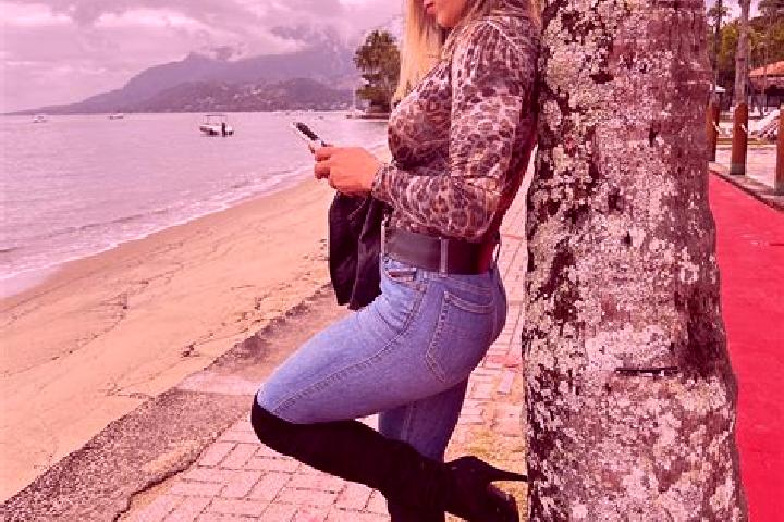 Olivia, 25 — Escort in Moreira Sales, Brazil