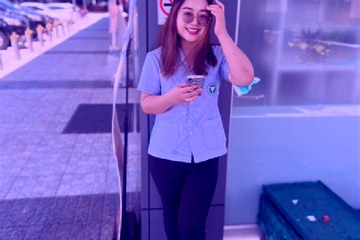 Olivia, 26, a auburn blue-eyed indian companion based in Castell Umberto. Offering Tantra, Massage, OWO, Party Girl. Available for incall and outcall, day an...