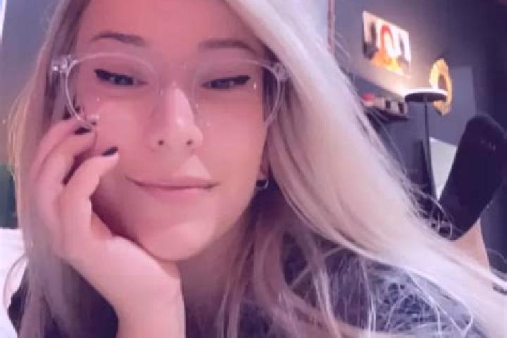 Olivia, 26, a blonde amber-eyed ebony companion based in Aschbach. Offering OWO, Domination, Dinner Date. Available for incall and outcall, day and evening d...