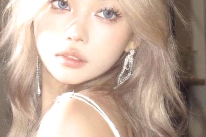 Olivia, 26, a blonde blue-eyed asian companion based in Kunshan. Offering CIM, Deep French Kissing, Couples. Available for incall and outcall, overnight book...