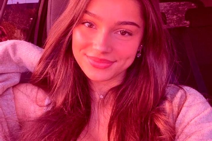 Olivia, 26, a brunette grey-eyed caribbean companion based in Ouinhi. Offering Dinner Date, Erotic Massage, Party Girl, OWO, BDSM. Available for incall and o...