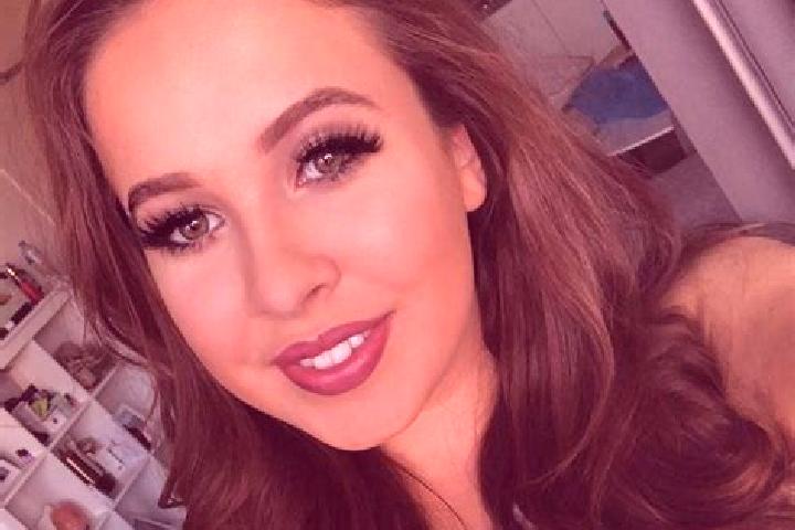 Olivia, 27, a dark blonde amber-eyed caribbean companion based in Khachrod. Offering Domination, Erotic Massage, A-Level, Prostate Massage. Available for inc...
