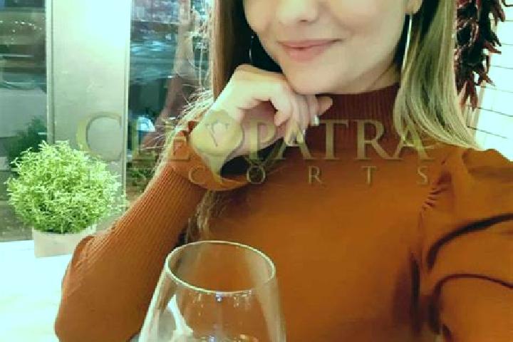 Olivia, 27, a red dark-eyed latina companion based in Schlossbockelheim. Offering BDSM, Overnight, GFE, Domination, Dinner Date. Available for incall and out...