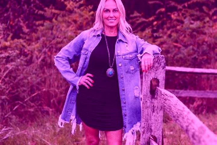 Olivia, 27 — Escort in Farmersburg, United States