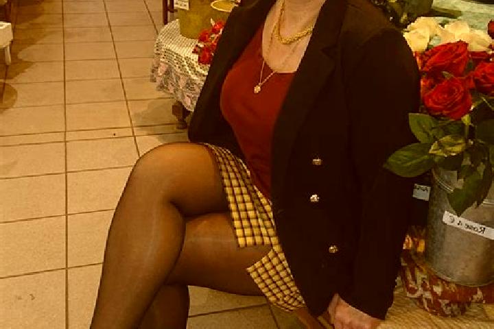 Olivia, 28 — Escort in Croix-Chapeau, France