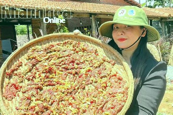 Olivia, 28 — Escort in Khanh Vinh, Vietnam