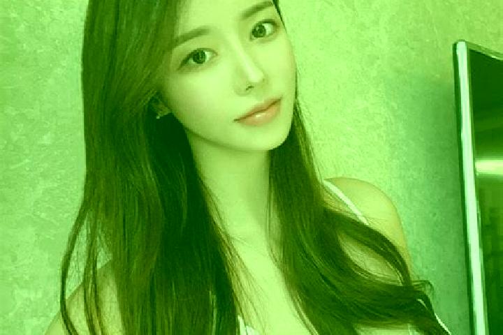 Olivia, 28 — Escort in Menlou, China