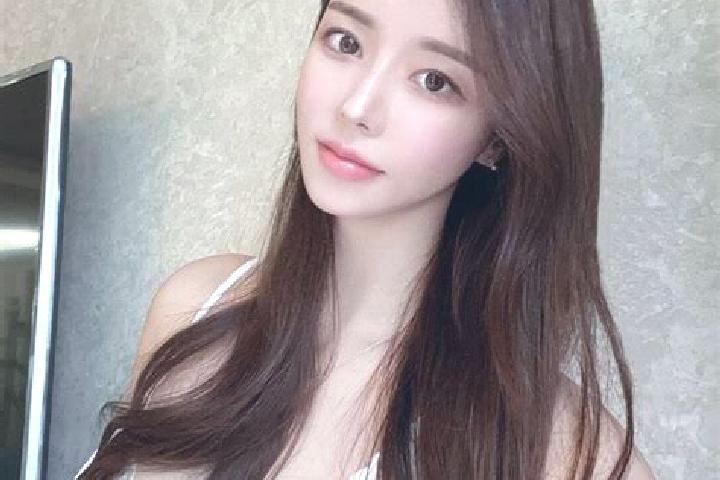Olivia, 29 — Escort in Arbing, Austria