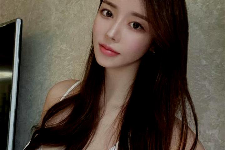Olivia, 29 — Escort in Manggetu Dawo er Zu, China