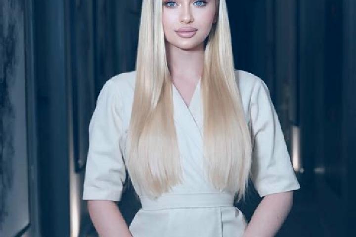 Olivia, 30, a dark blonde amber-eyed mediterranean companion based in Ibeas de Juarros. Offering Tantra, Erotic Massage, Striptease, CIM. Available for incal...