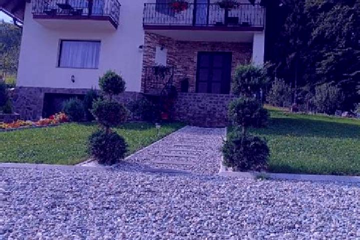 Olivia, 30 — Escort in Poiana Marului, Romania