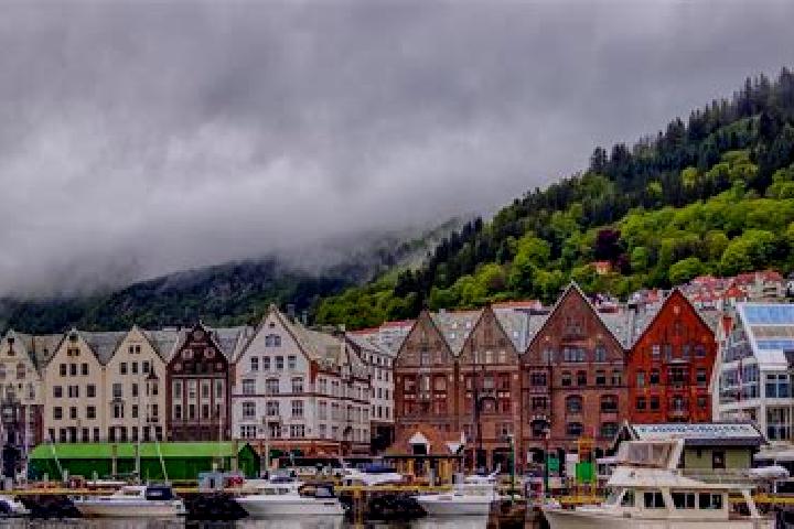 Olivia, 31 — Escort in Austrheim, Norway