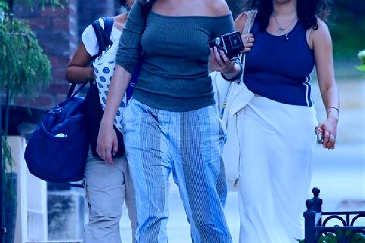Olivia, 31 — Escort in Siuri, India