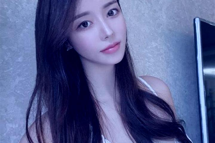 Olivia, 32 — Escort in Hengbei, China