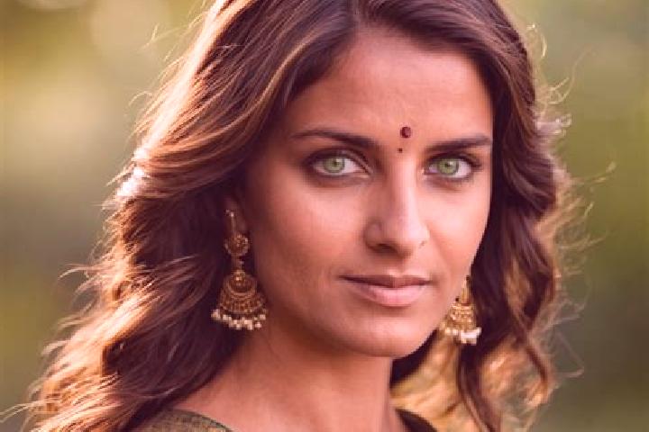 Olivia, 33, a brunette green-eyed indian companion based in Ger. Offering Roleplay, 69, Domination. Available for incall and outcall, overnight bookings avai...