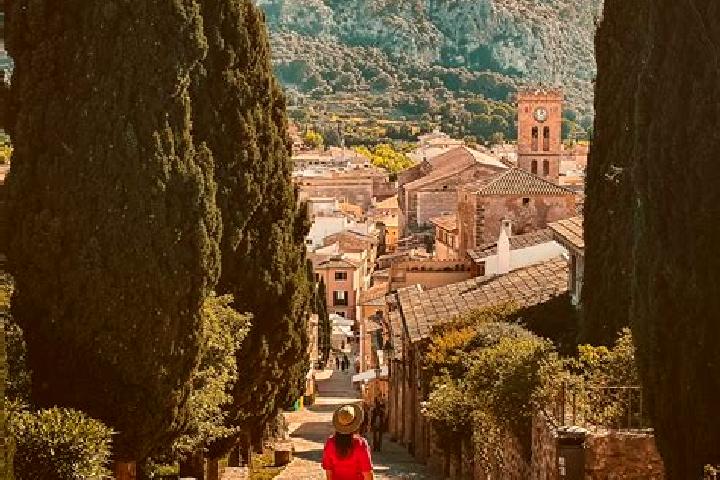Olivia, 33 — Escort in Pollenca, Spain