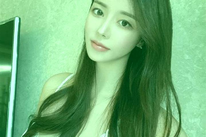 Olivia, 33 — Escort in Zhuangkou, China