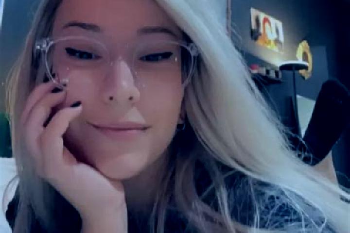 Olivia, 34, a blonde green-eyed caucasian companion based in Campina do Monte Alegre. Offering Fetish, BDSM. Available for incall and outcall, day and evenin...