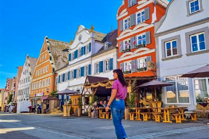 Olivia, 34, a brunette amber-eyed european companion based in Oettingen in Bayern. Offering Massage, Erotic Massage, Overnight. Available for incall and outc...