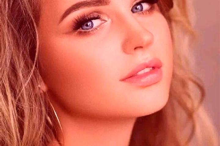 Olivia, 34, a dark blonde blue-eyed ebony companion based in Kokorenou. Offering Couples, Domination, Party Girl. Available for incall and outcall, day and e...