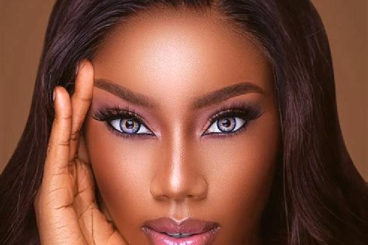 Olivia, 34, a red blue-eyed ebony companion based in Arandu. Offering Couples, Overnight, Deep French Kissing. Available for incall and outcall, day and even...
