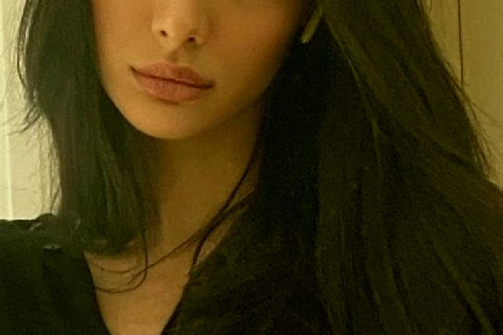 Olivia, 34, a red dark-eyed middle eastern companion based in Kuningan. Offering Duos, A-Level. Available for incall and outcall, overnight bookings available.